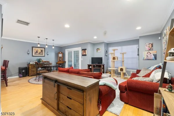 $2,900 | 56 King George Road, Green Brook, NJ 08812