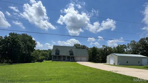 $469,900 | 84 Callow Lane, Scott City, MO 63780