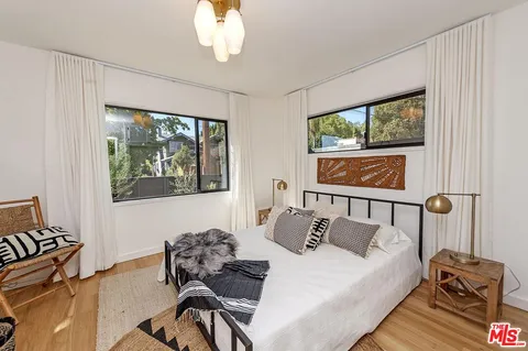 $3,600 | 1964 Vista Del Mar Avenue, Los Angeles, CA 90068