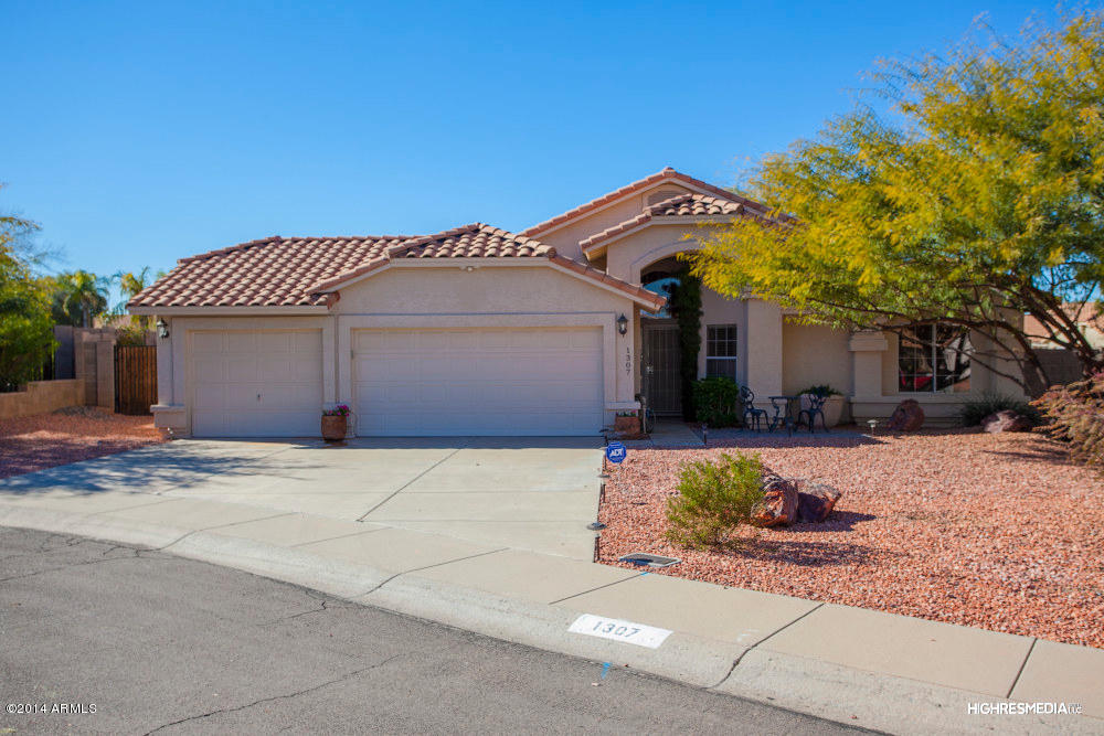 1307 East Grandview Road Phoenix, AZ 85022 - Photo 1 of 23 HRMX0861w