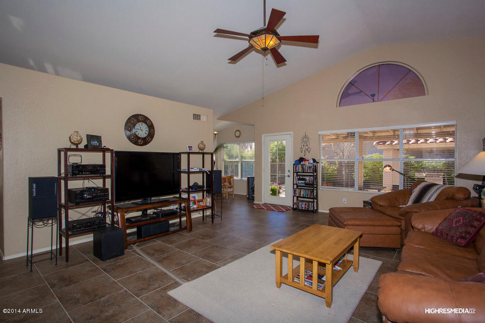 1307 East Grandview Road Phoenix, AZ 85022 - Photo 15 of 23 HRMX0839w