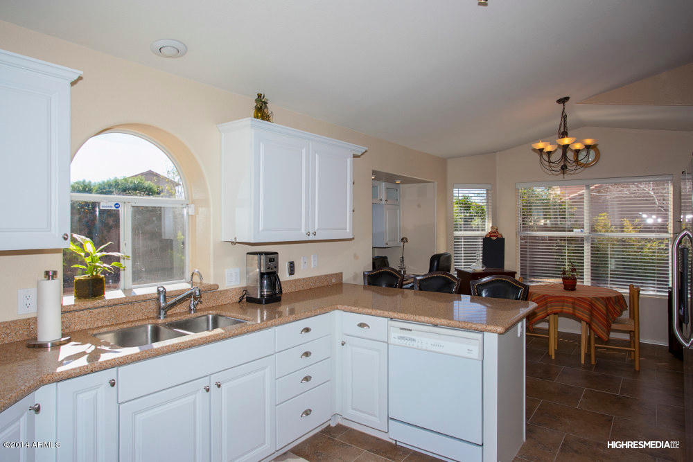 1307 East Grandview Road Phoenix, AZ 85022 - Photo 10 of 23 HRMX0845w