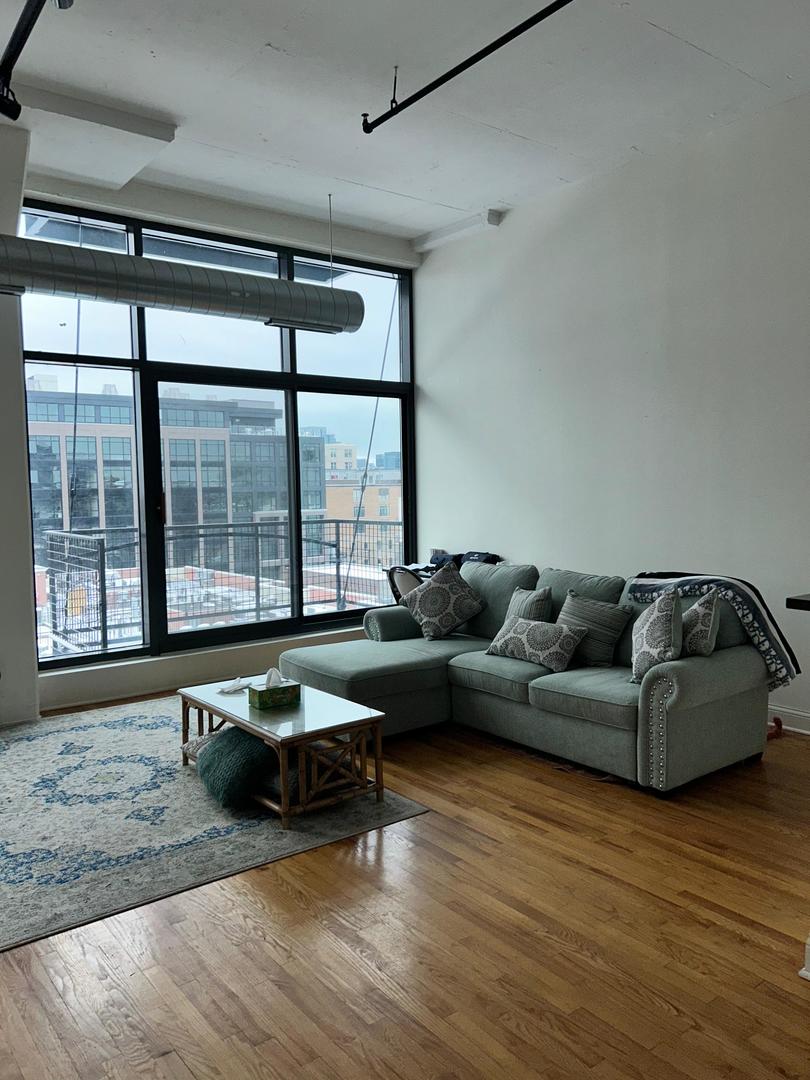 1224 West Van Buren Street, Unit 615 Chicago, IL 60607 - Photo 2 of 11