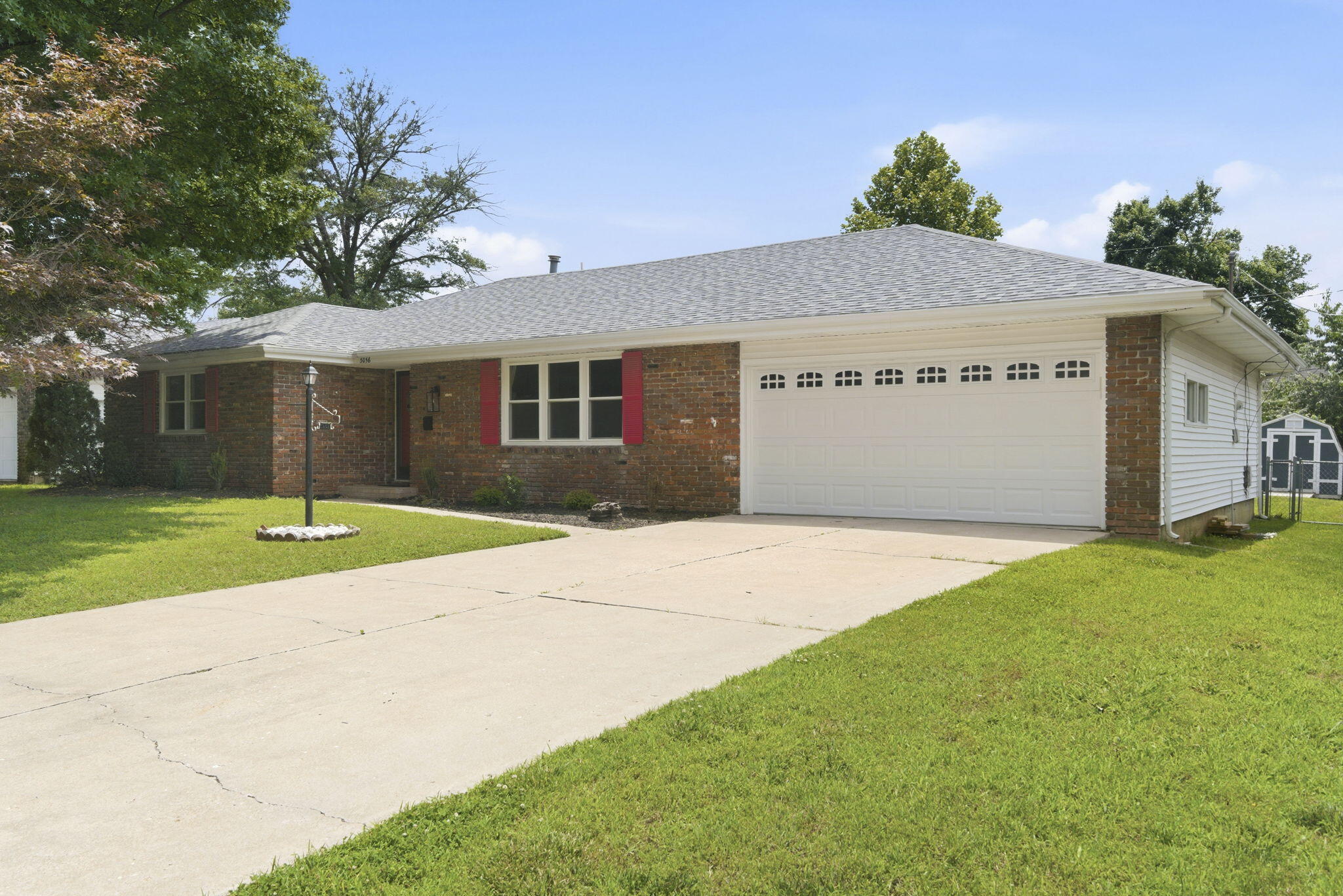3056 East Rocklyn Road Springfield, MO 65804 - Photo 4 of 33 2-web-or-mls-DSC03657