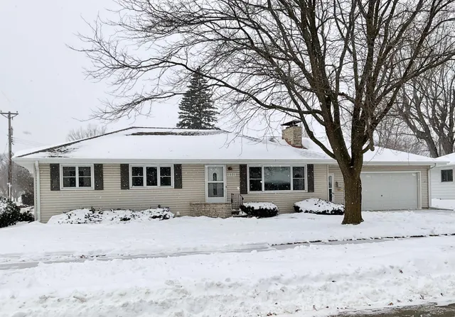 $275,000 | 1401 7th Street Northwest, Austin, MN 55912