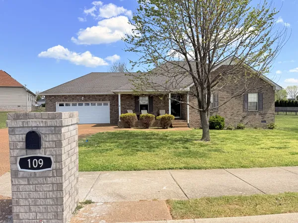 $334,900 | 109 Beaver Creek Drive, Portland, TN 37148