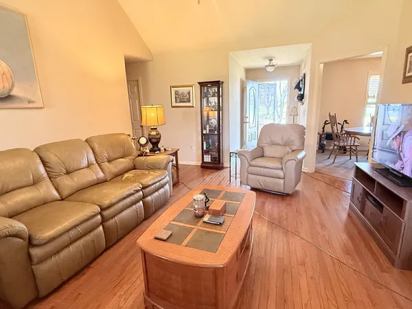 $334,900 | 109 Beaver Creek Drive, Portland, TN 37148
