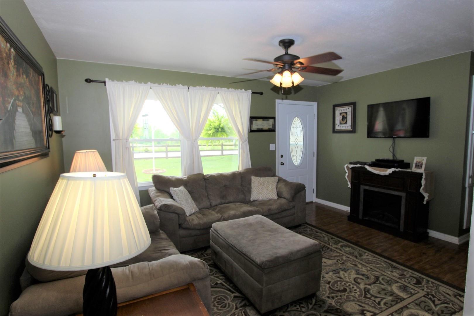 130 Highway 49 Tennessee Ridge, TN 37178 - Photo 8 of 19 Gallery Image 8