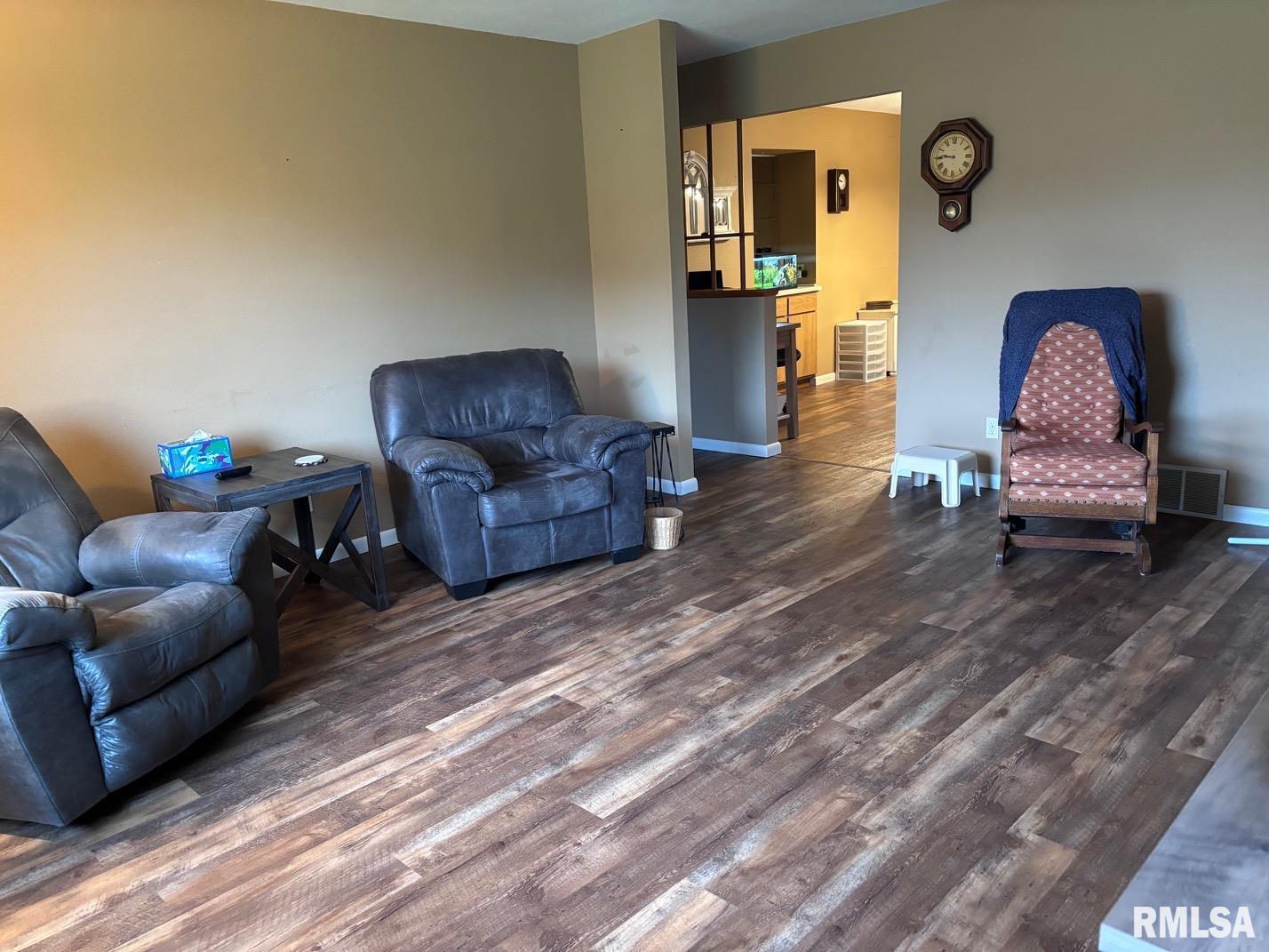 7635 Mechanicsburg Road Springfield, IL 62712 - Photo 8 of 21