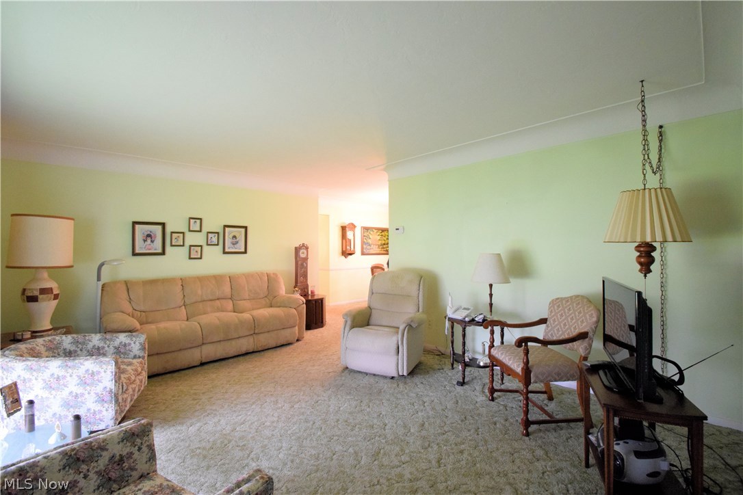 6398 Stanbury Road Parma, OH 44129 - Photo 11 of 30