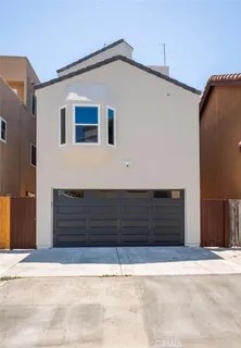 $2,850,000 | 519 10th Street, Huntington Beach, CA 92648