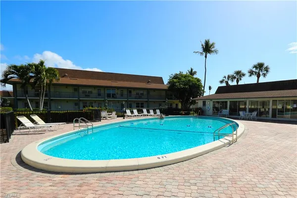 $1,900 | 235 Seaview Court, Unit B5, Marco Island, FL 34145