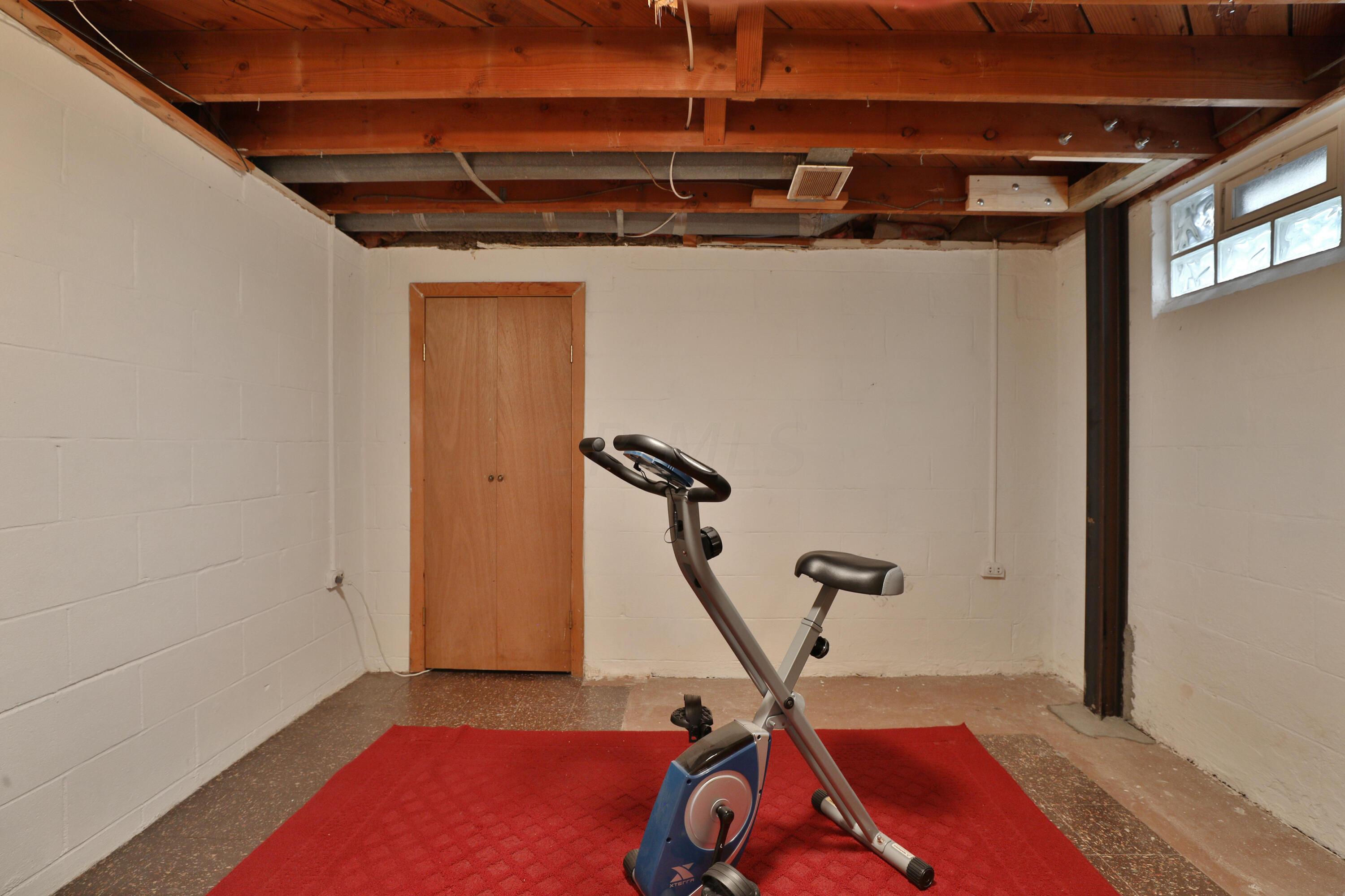 645 Morse Road Columbus, OH 43214 - Photo 24 of 41 Den