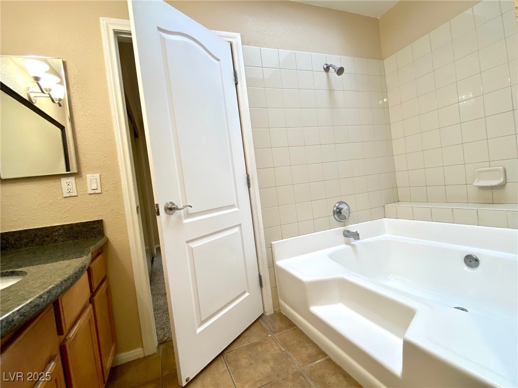 9325 West Desert Inn Road, Unit 250 Las Vegas, NV 89117 - Photo 11 of 14 Gallery Image 11