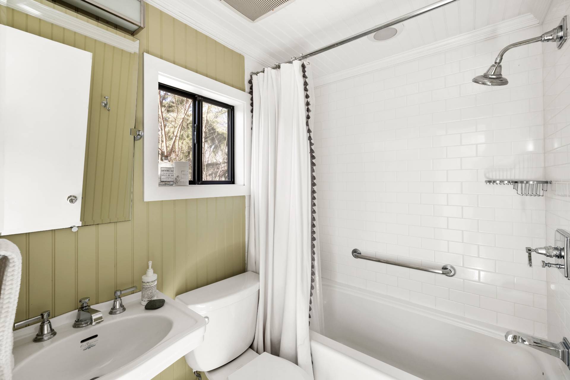 33 Robins Way East Hampton, NY 11937 - Photo 16 of 18 a bathroom with a sink a toilet and shower