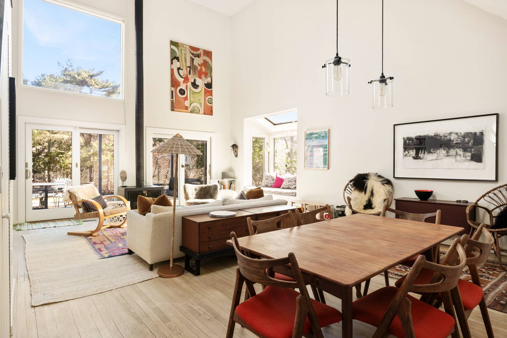 33 Robins Way East Hampton, NY 11937 - Photo 8 of 18 a very nice looking dining room with a table and chairs