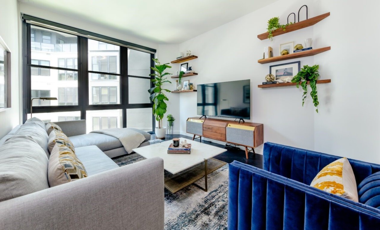 800 Embassy Drive, Unit 411 Austin, TX 78702 - Photo 13 of 40 Owner layout - actual unit is unfurnished.