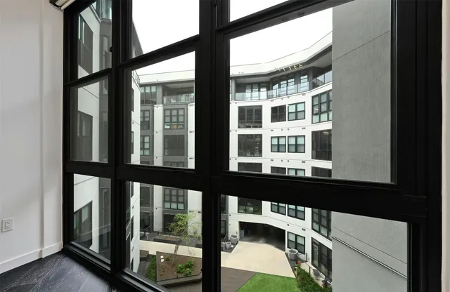 $2,250 | 800 Embassy Drive, Unit 411, Austin, TX 78702