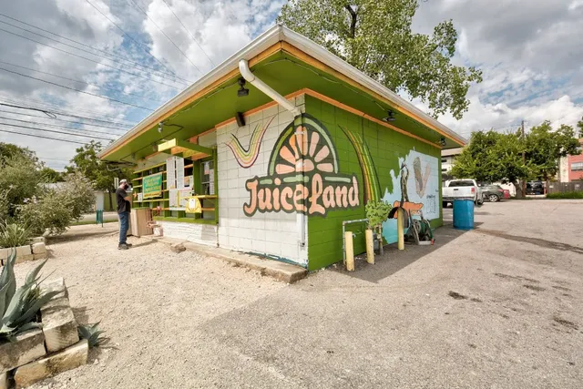 $2,250 | 800 Embassy Drive, Unit 411, Austin, TX 78702