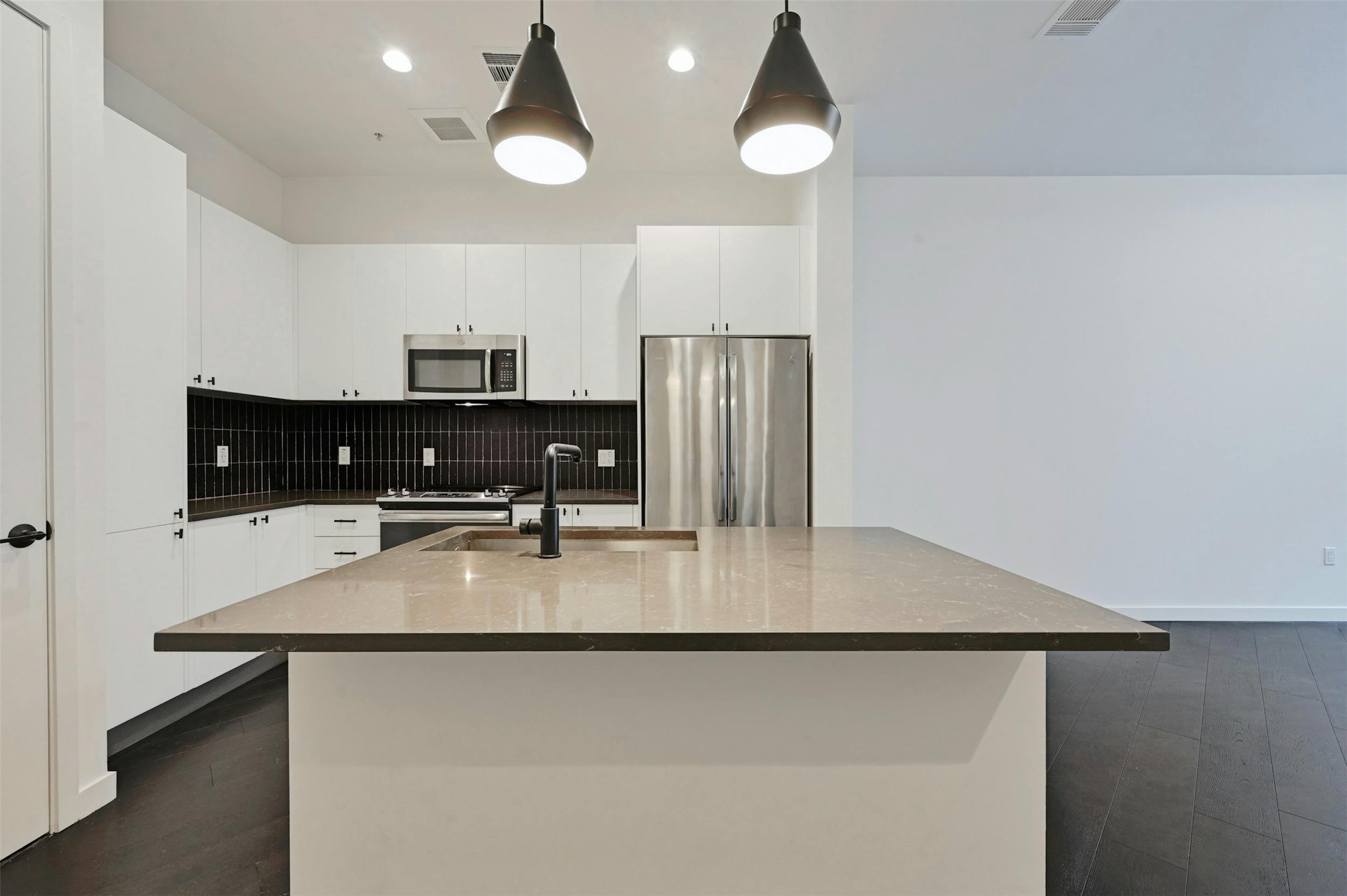 800 Embassy Drive, Unit 411 Austin, TX 78702 - Photo 6 of 40