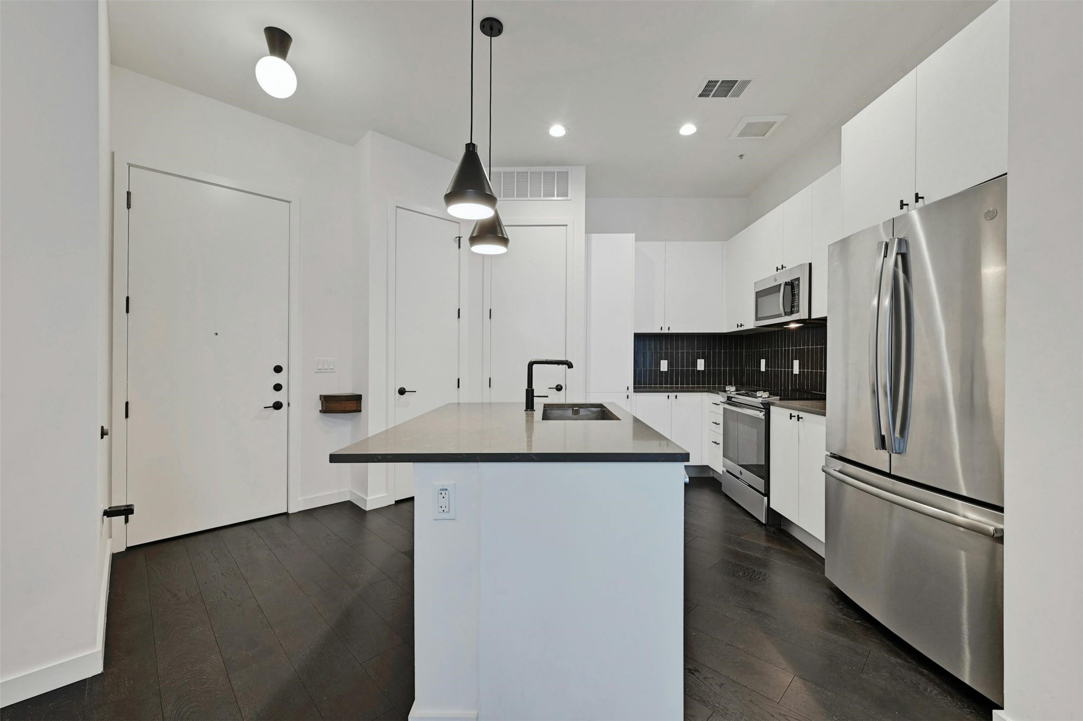 800 Embassy Drive, Unit 411 Austin, TX 78702 - Photo 8 of 40