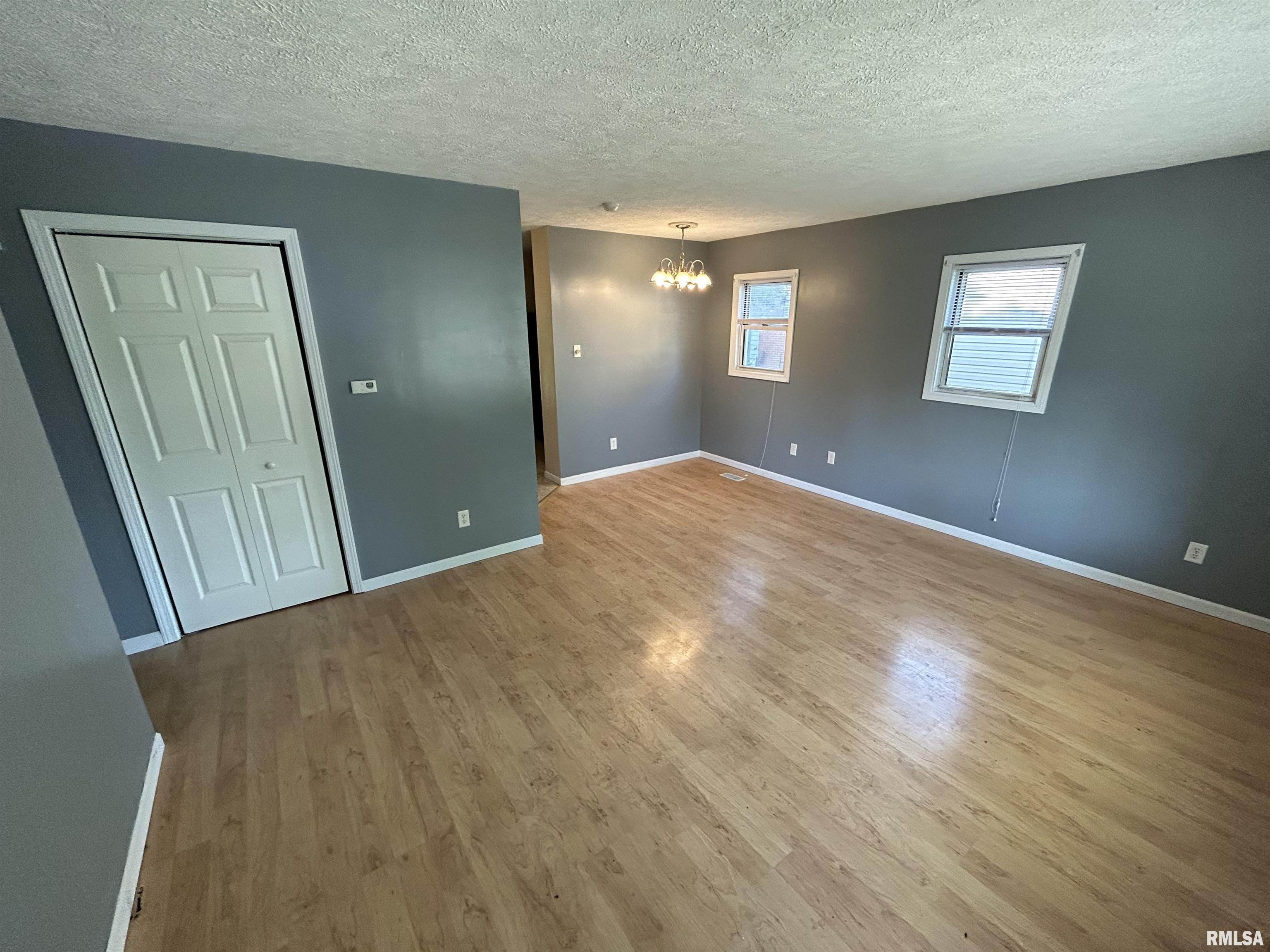 13 Gettysburg Drive Springfield, IL 62702 - Photo 3 of 13 Gallery Image 3