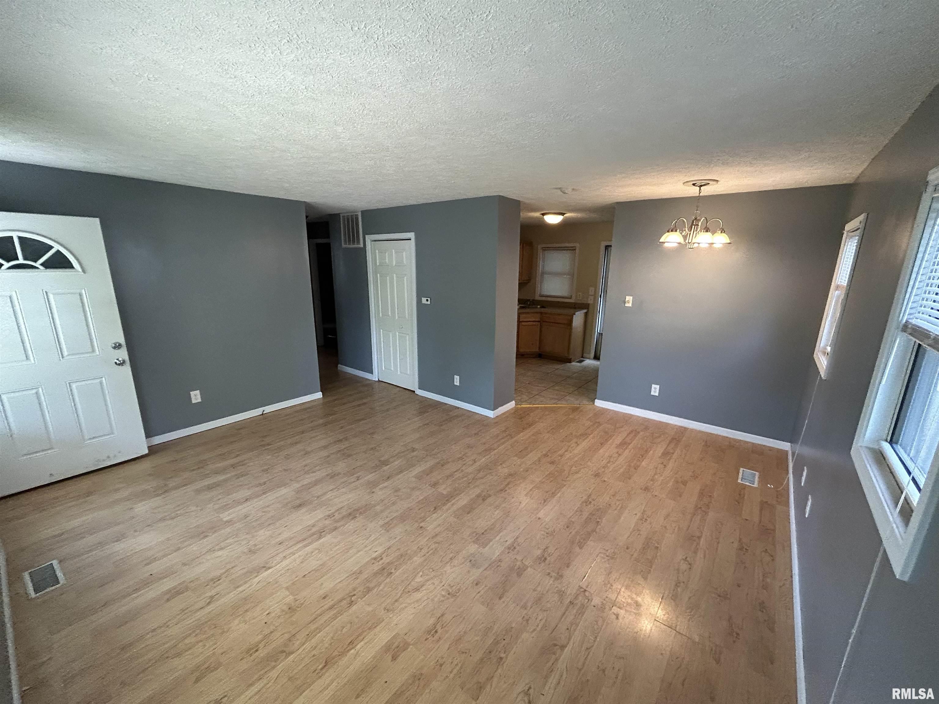 13 Gettysburg Drive Springfield, IL 62702 - Photo 4 of 13 Gallery Image 4