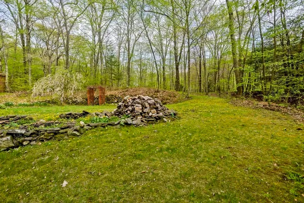 $3,000 | 32 Zuell Hill Road, Monson, MA 01057