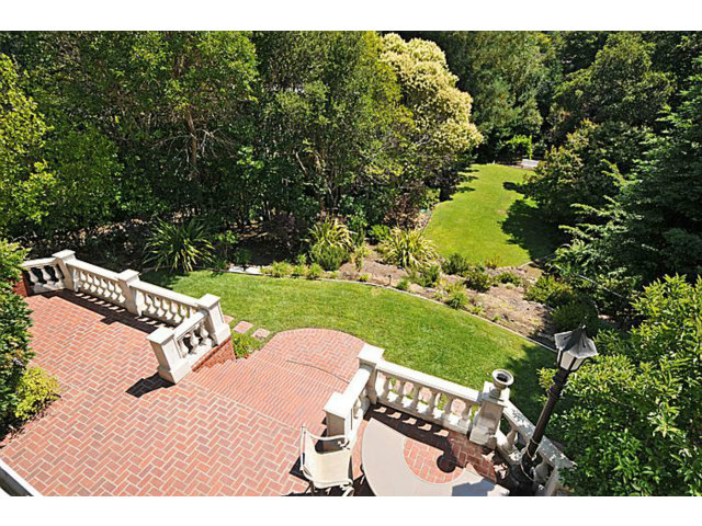 430 Fulton Road San Mateo, CA 94402 - Photo 22 of 25 a view of a bench in the garden