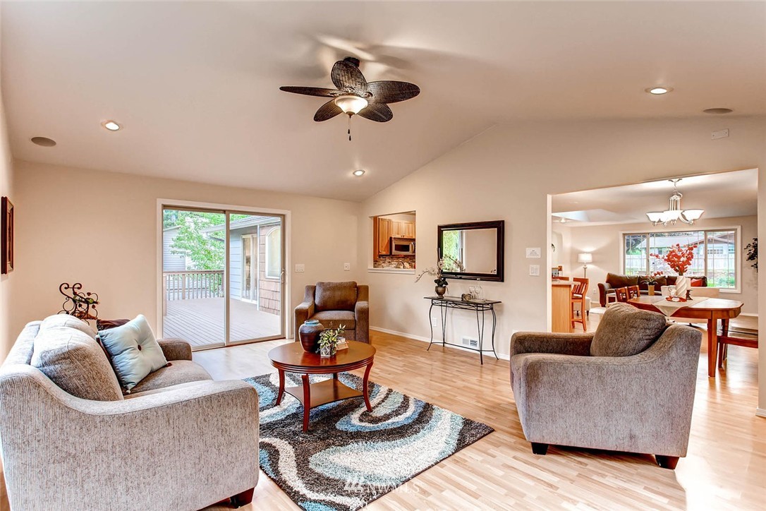 21412 191st Avenue Southeast Renton, WA 98058 - Photo 12 of 25 Gallery Image 12
