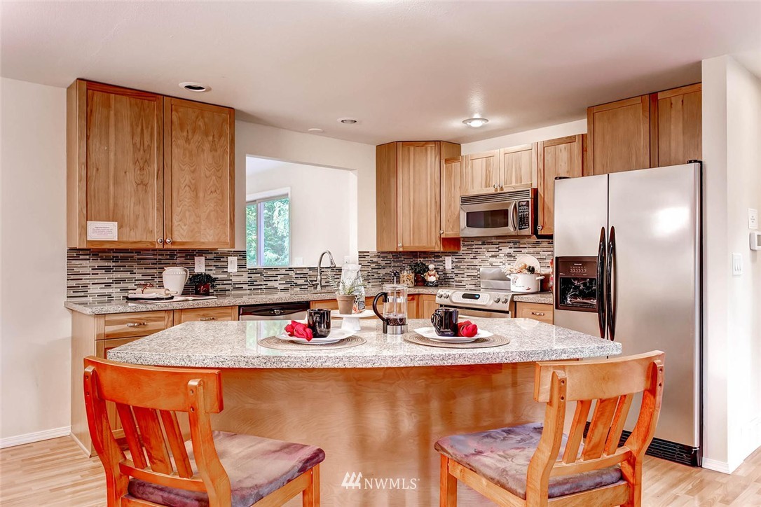 21412 191st Avenue Southeast Renton, WA 98058 - Photo 7 of 25 Gallery Image 7