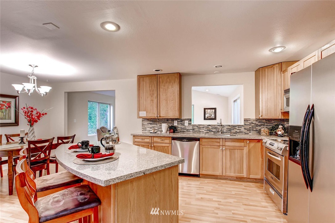 21412 191st Avenue Southeast Renton, WA 98058 - Photo 9 of 25 Gallery Image 9