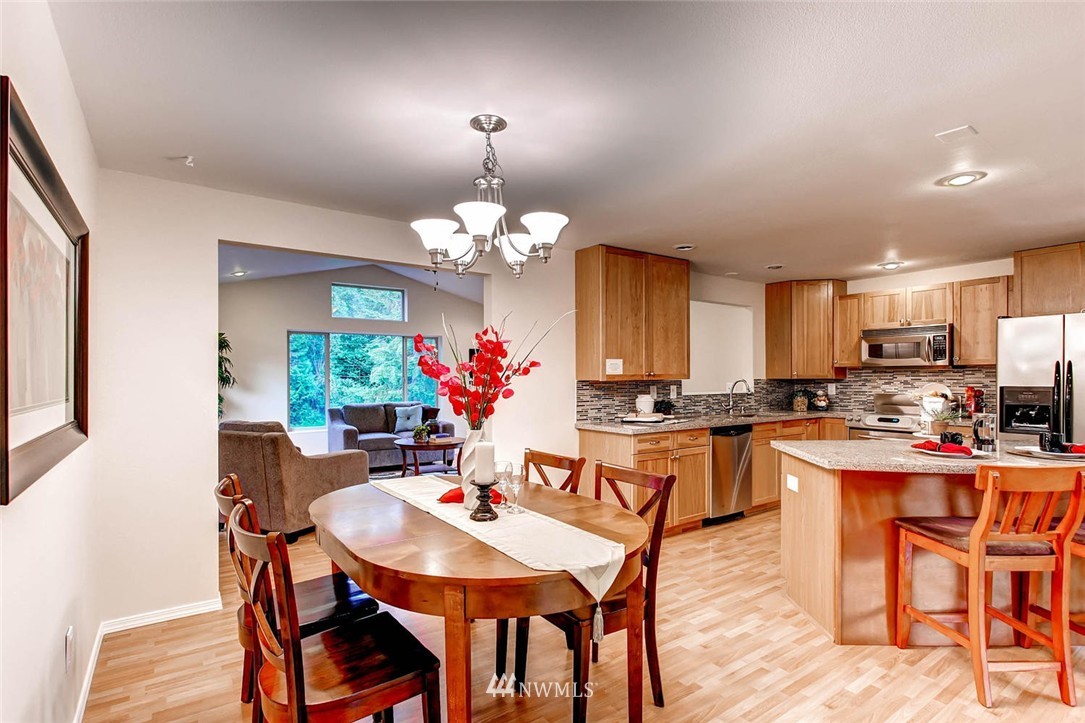 21412 191st Avenue Southeast Renton, WA 98058 - Photo 10 of 25 Gallery Image 10
