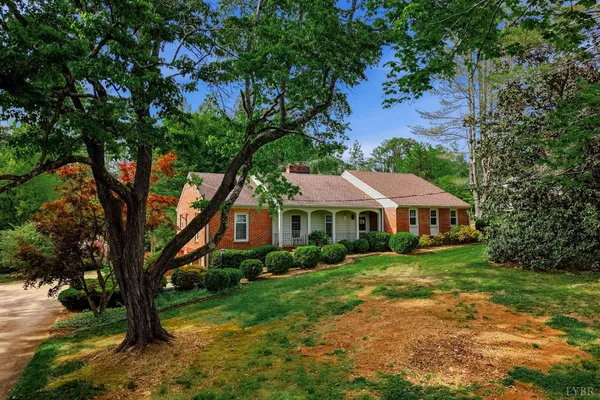 $419,000 | 1271 Church Street, Appomattox, VA 24522