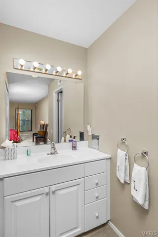 $269,900 | 539 Coeur De Royale Drive, Unit 408, Creve Coeur, MO 63141