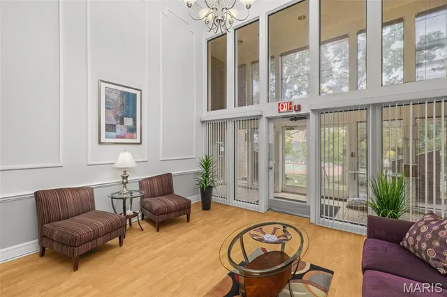 $269,900 | 539 Coeur De Royale Drive, Unit 408, Creve Coeur, MO 63141