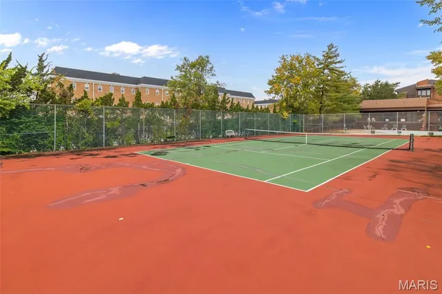 $269,900 | 539 Coeur De Royale Drive, Unit 408, Creve Coeur, MO 63141