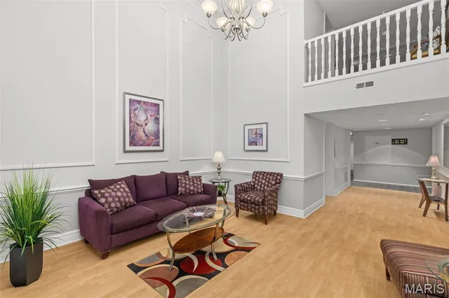 $269,900 | 539 Coeur De Royale Drive, Unit 408, Creve Coeur, MO 63141