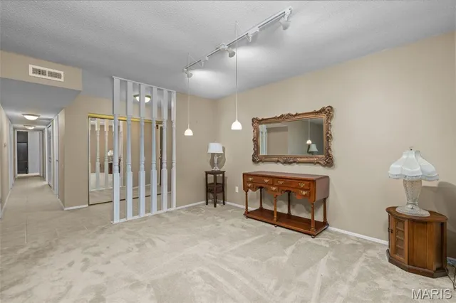 $269,900 | 539 Coeur De Royale Drive, Unit 408, Creve Coeur, MO 63141