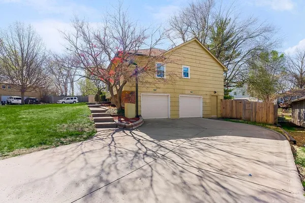 $319,900 | 3427 East 105th Terrace, Kansas City, MO 64137