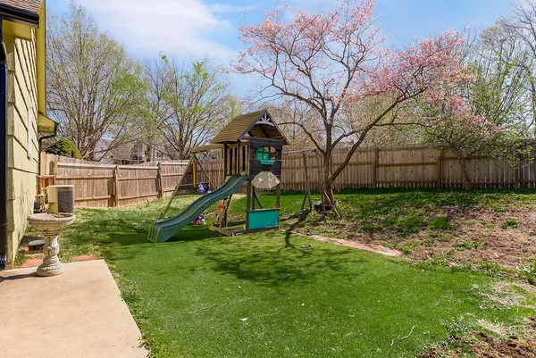 $319,900 | 3427 East 105th Terrace, Kansas City, MO 64137