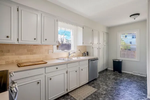 $319,900 | 3427 East 105th Terrace, Kansas City, MO 64137