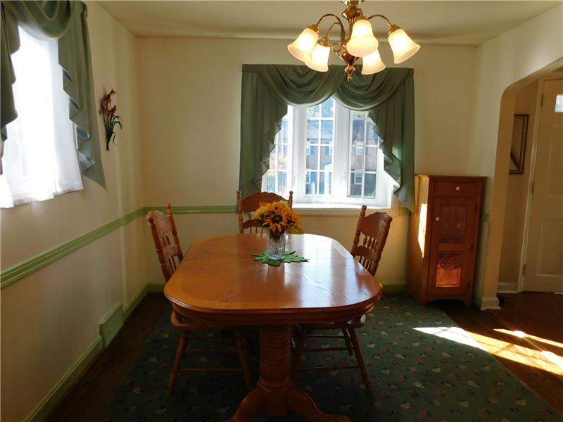2367 Collins Road Pittsburgh, PA 15235 - Photo 7 of 25 Dining room with bay window as viewed from kitchen.