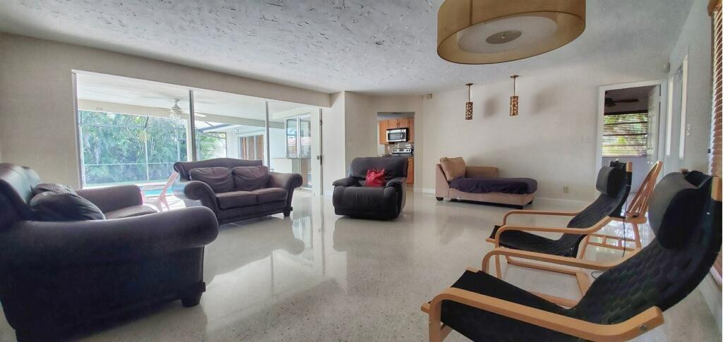 566 Northeast Spanish Trail Boca Raton, FL 33432 - Photo 8 of 35 Photo 8