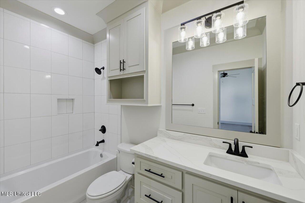 191 Bronson Bend Flowood, MS 39232 - Photo 29 of 40 32-191 Bronson Bnd _ Home Tours MS