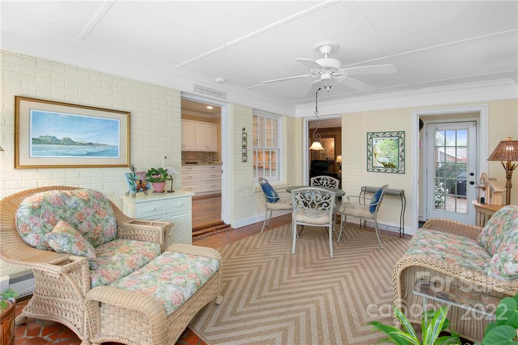 5227 Robinhood Road Charlotte, NC 28211 - Photo 28 of 44 Gallery Image 28