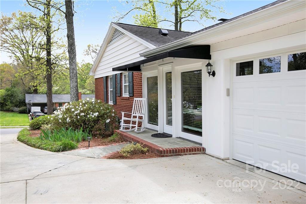 5227 Robinhood Road Charlotte, NC 28211 - Photo 31 of 44 Gallery Image 31