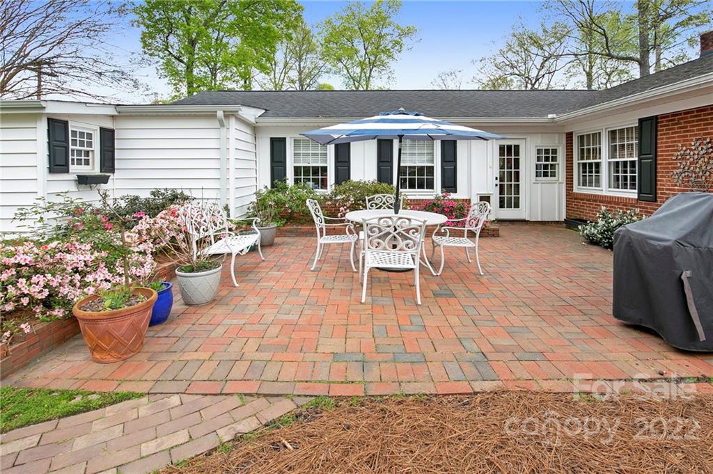 5227 Robinhood Road Charlotte, NC 28211 - Photo 33 of 44 Gallery Image 33