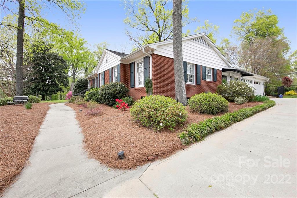 5227 Robinhood Road Charlotte, NC 28211 - Photo 5 of 44 Gallery Image 5