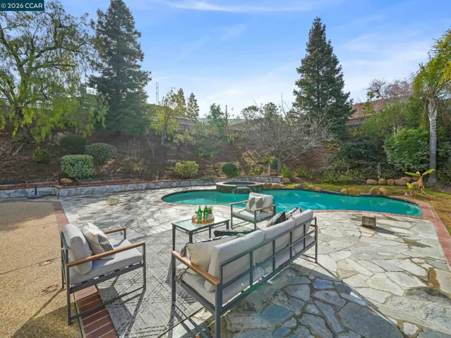 $1,450,000 | 376 Blue Oak Lane, Clayton, CA 94517